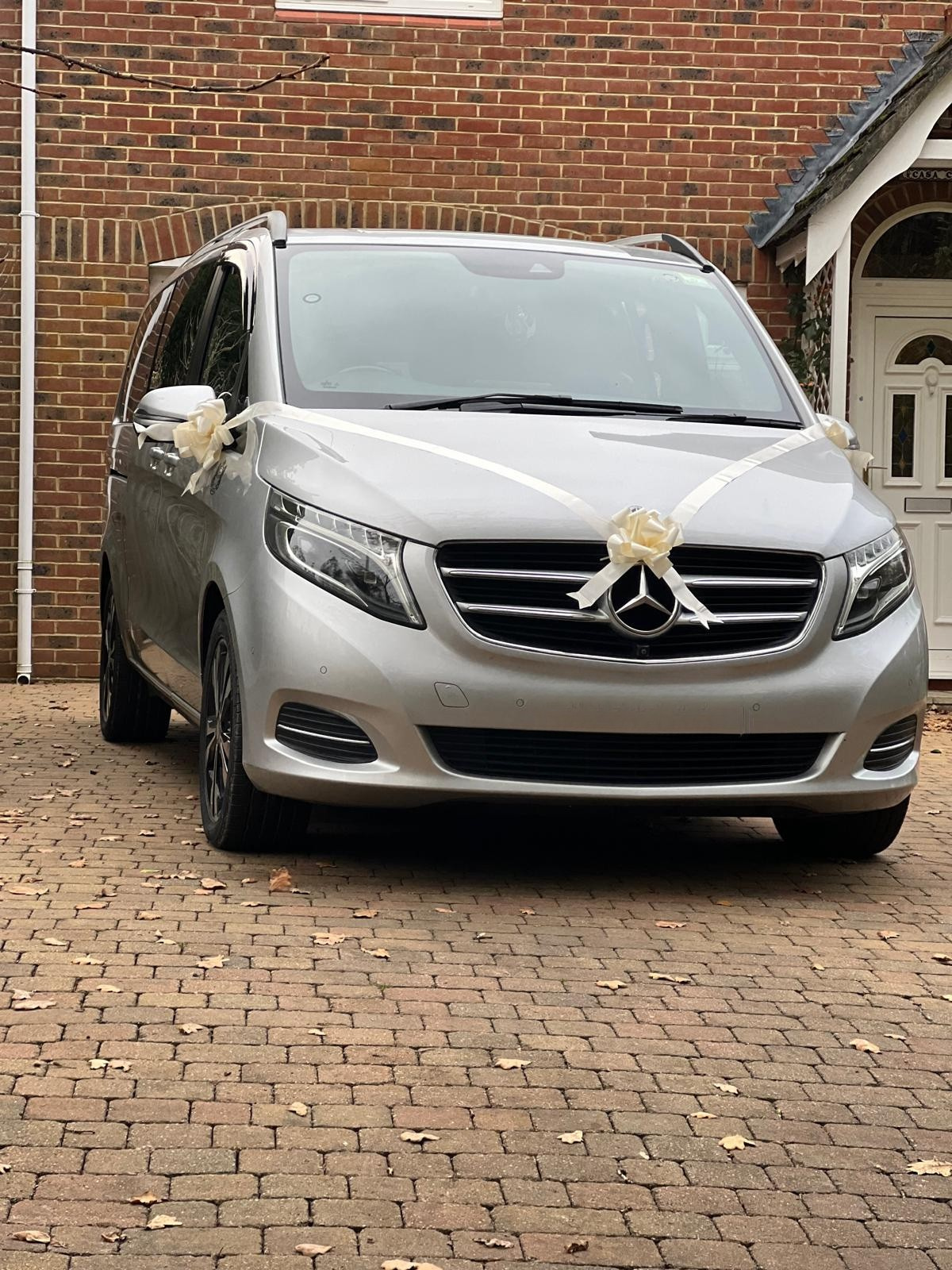V Class Mercedes-Benz - Luxury Airport Transfer Vehicle